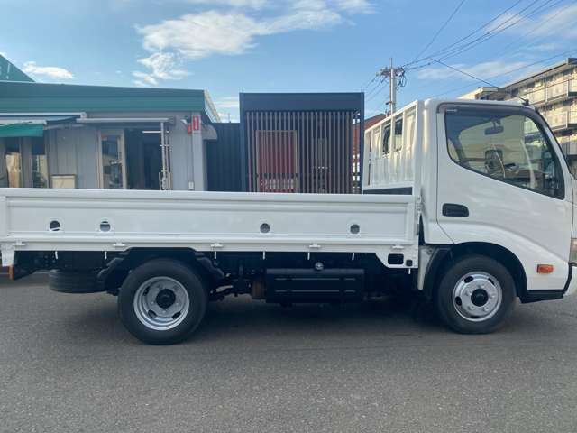 Hino Dutro 4