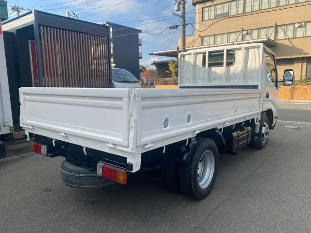 Hino Dutro 5