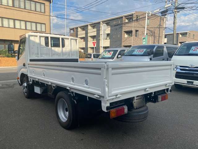 Hino Dutro 6