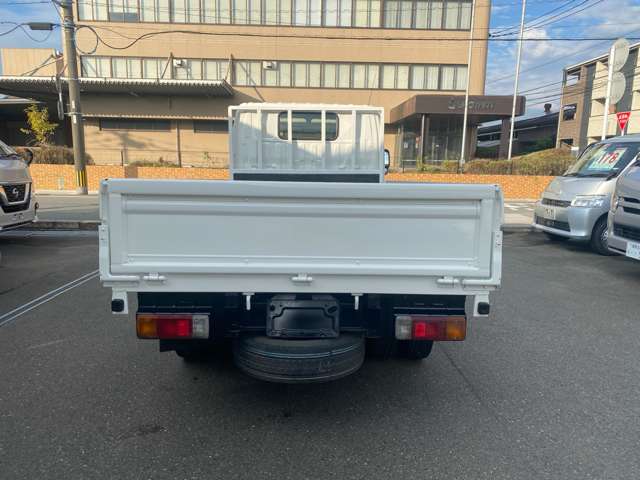 Hino Dutro 7