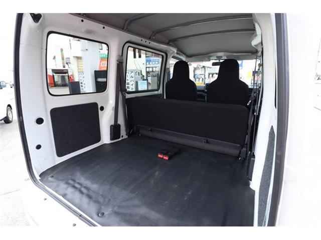 Daihatsu Hijet Cargo 12