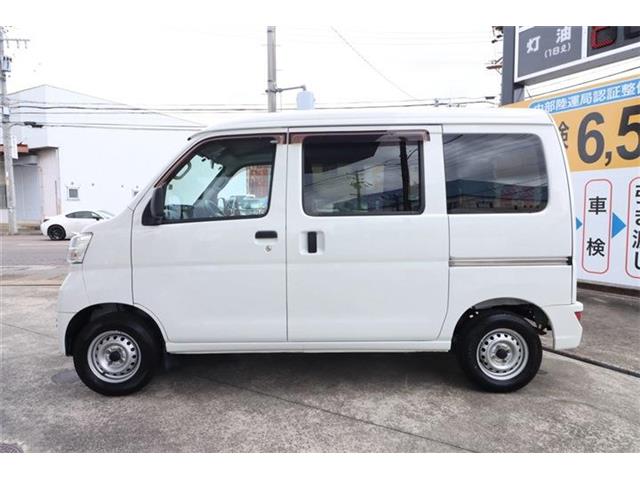 Daihatsu Hijet Cargo 4