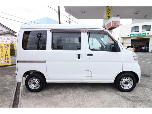 Daihatsu Hijet Cargo 5