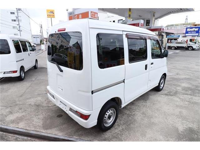 Daihatsu Hijet Cargo 6