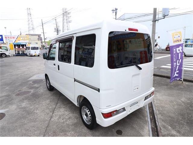 Daihatsu Hijet Cargo 8