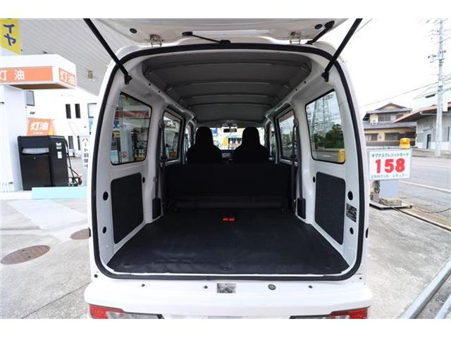 Daihatsu Hijet Cargo 10