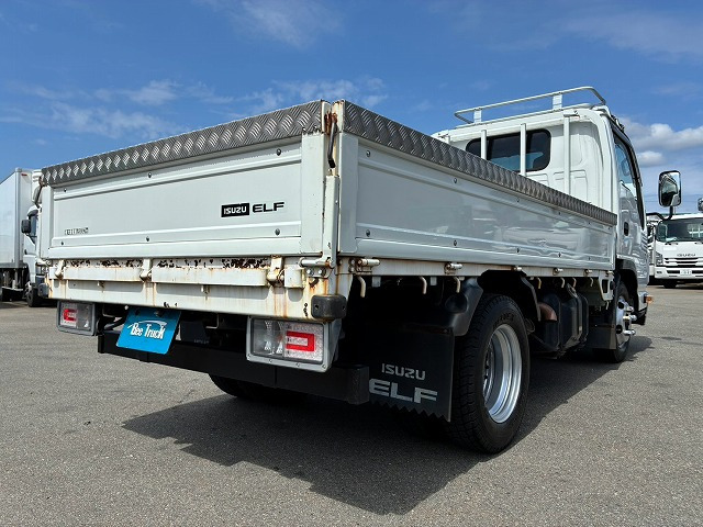 Isuzu Elf 7