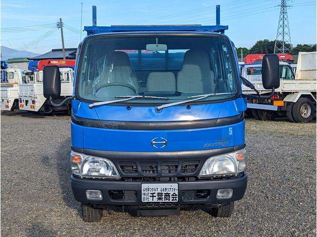 Hino Dutro 2