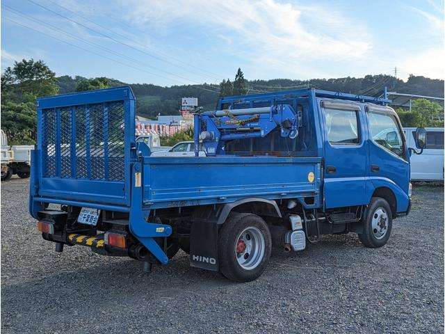 Hino Dutro 4