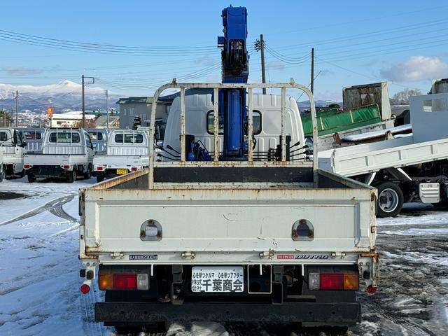 Hino Dutro 4