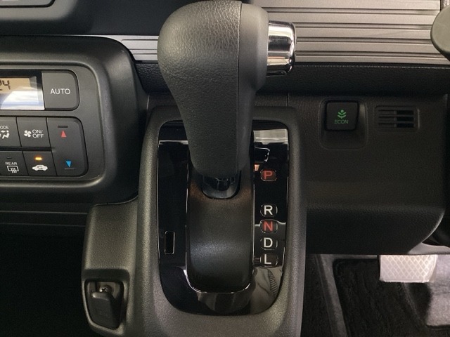 Honda N-VAN 12