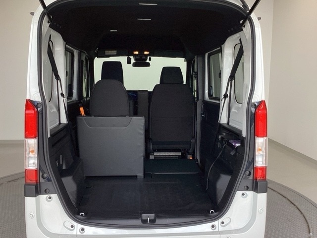 Honda N-VAN 8