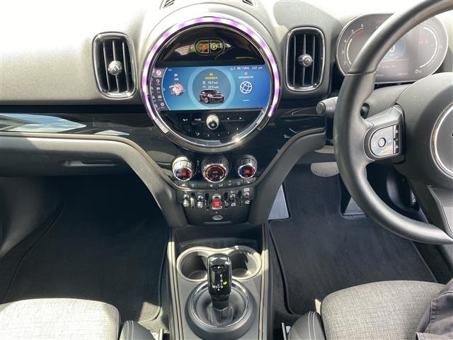 MINI Crossover 8