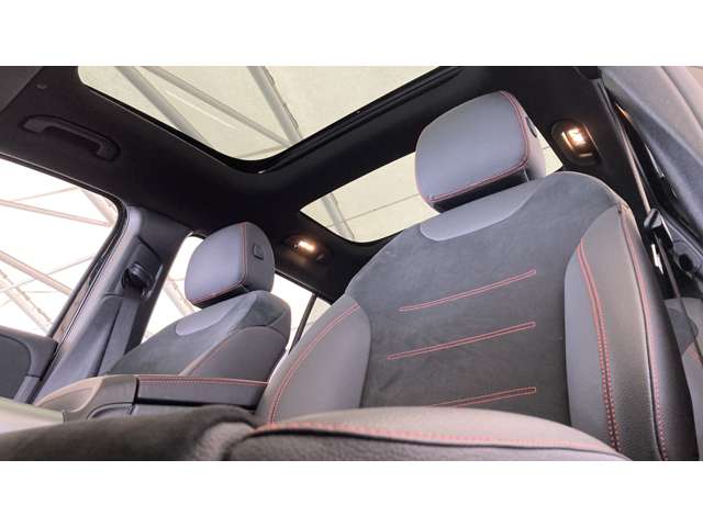 Mercedes-Benz GLB 11