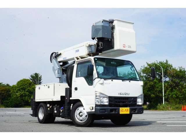 Isuzu Elf 8