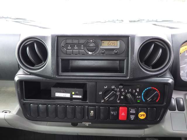 Hino Dutro 12