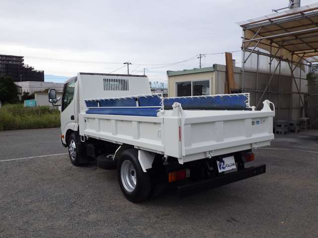 Hino Dutro 2