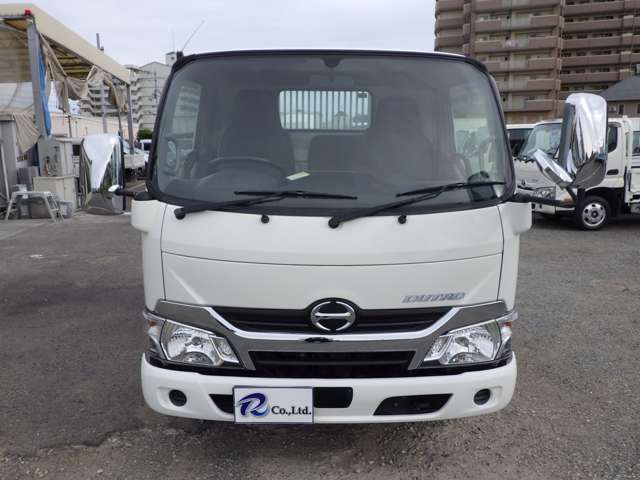 Hino Dutro 4