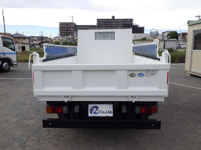 Hino Dutro 5