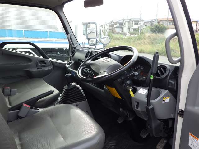 Hino Dutro 9