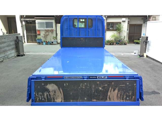 Isuzu Elf 12