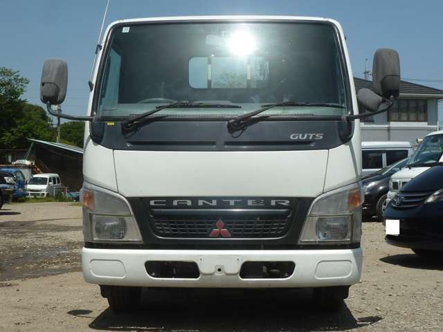 Mitsubishi Fuso Canter Guts 2