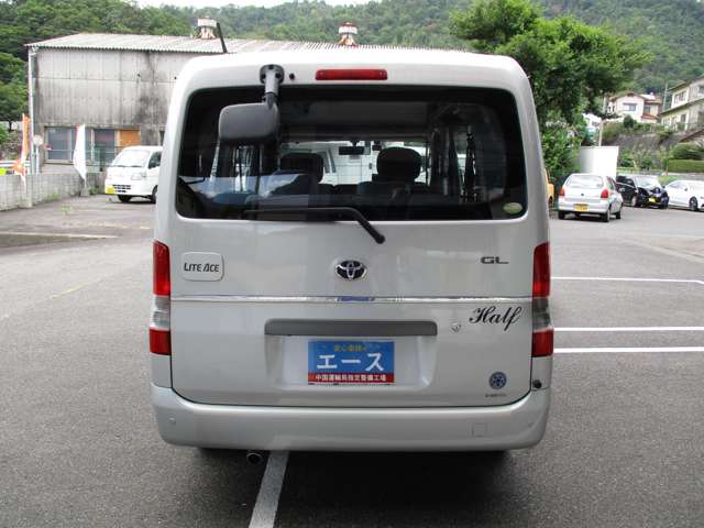 Toyota Light Ace Van 4