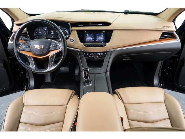 Cadillac XT5Crossover 8