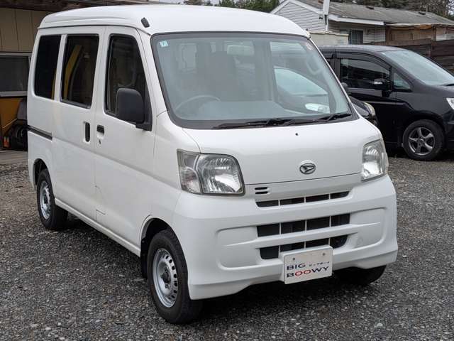 Daihatsu Hijet Cargo 6
