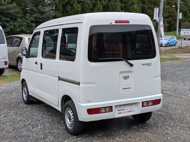 Daihatsu Hijet Cargo 10