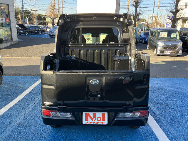 Daihatsu Hijet Deck Van 6