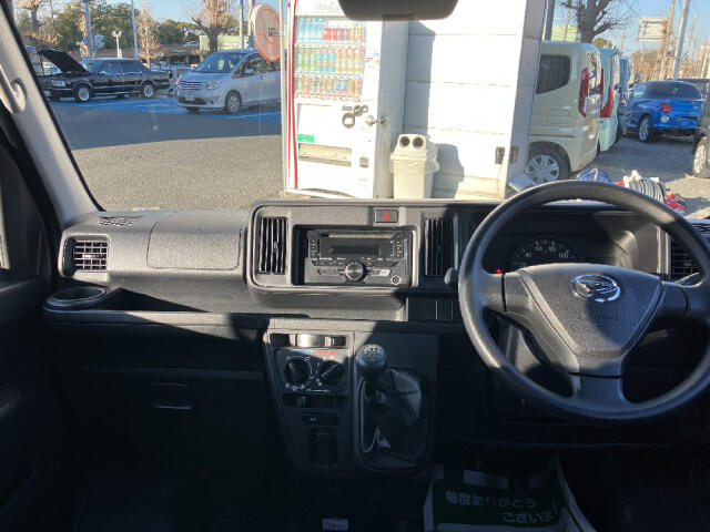 Daihatsu Hijet Deck Van 9