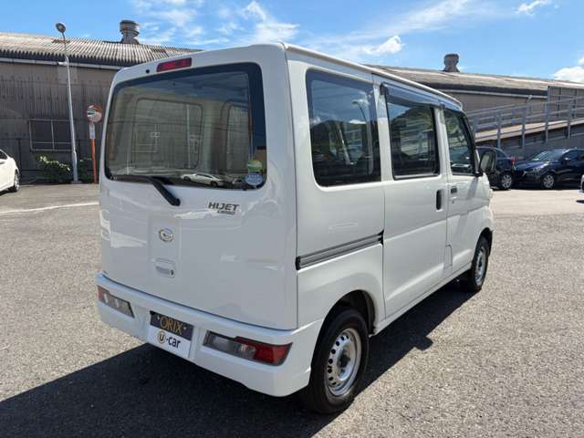 Daihatsu Hijet Cargo 3