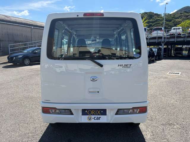 Daihatsu Hijet Cargo 5