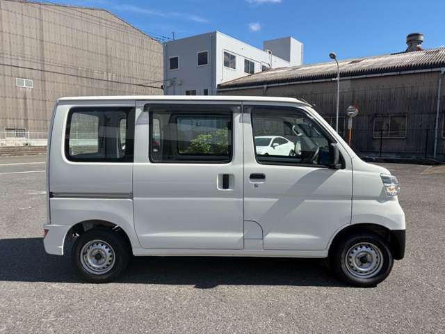 Daihatsu Hijet Cargo 7