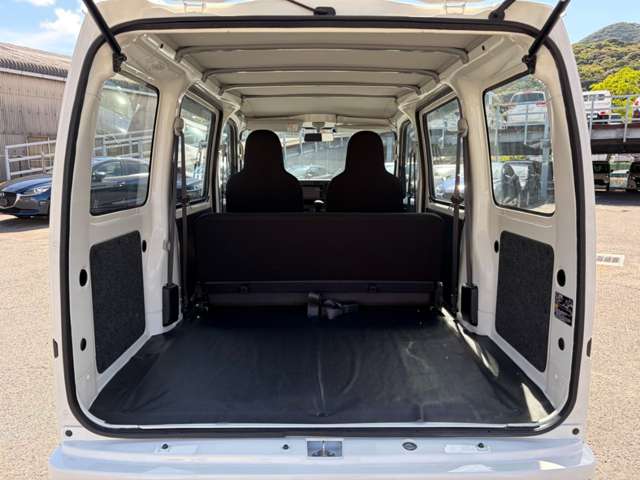 Daihatsu Hijet Cargo 9