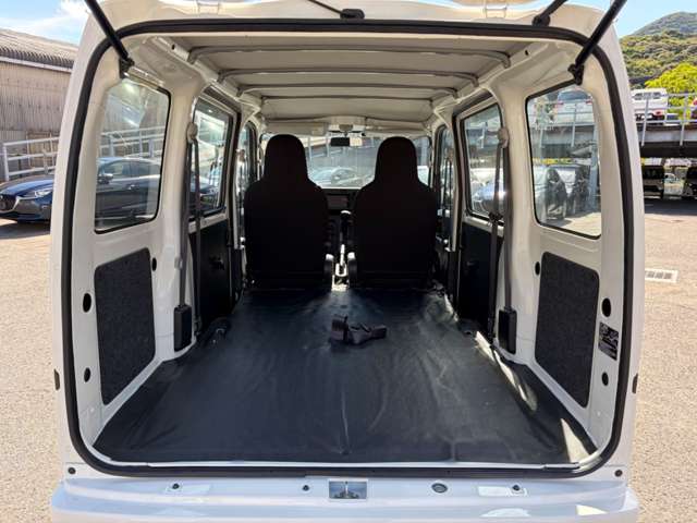 Daihatsu Hijet Cargo 10