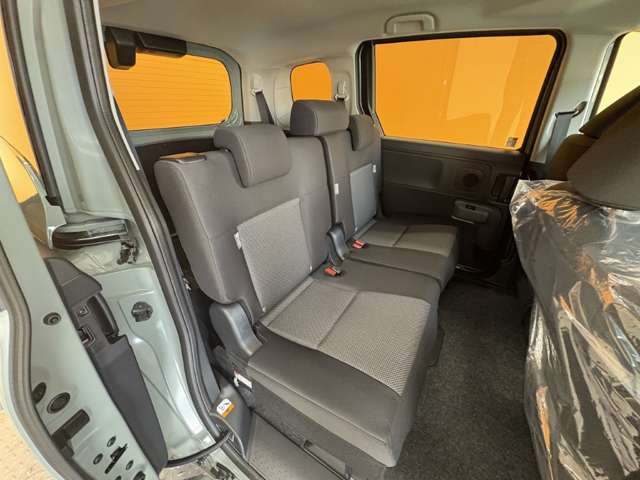Toyota Sienta 8