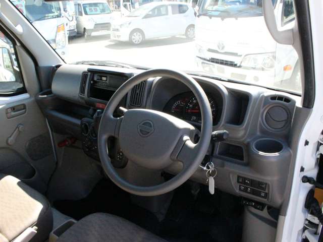 Nissan NV100 Clipper 13