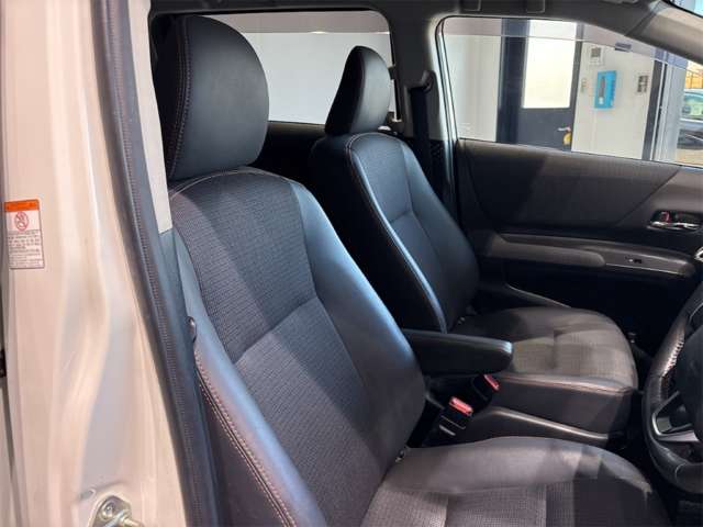 Toyota Sienta 11
