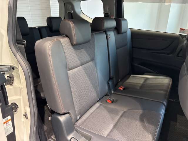 Toyota Sienta 12