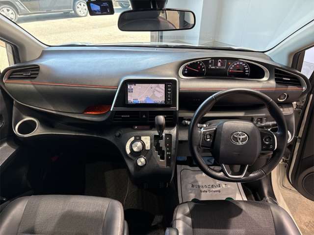 Toyota Sienta 2