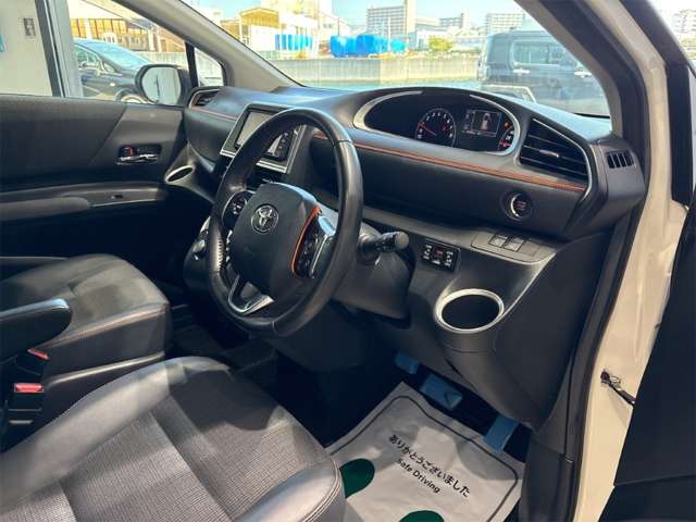 Toyota Sienta 10