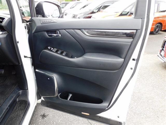 Toyota Alphard 12