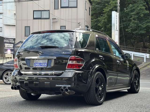 Mercedes-Benz MClass 12