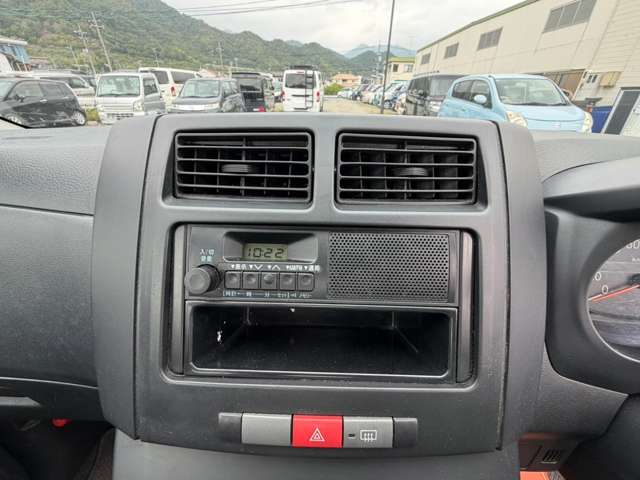 Daihatsu Mira 8