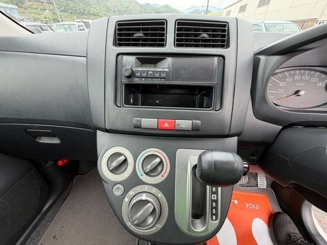 Daihatsu Mira 9