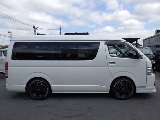 Toyota Hiace 11