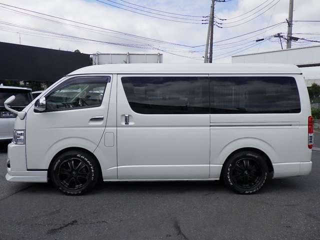 Toyota Hiace 12