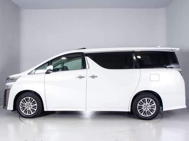 Toyota Vellfire 5